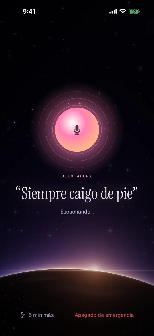 Pantalla de alarma que pide decir la frase en voz alta, con Posponer y Apagado de emergencia